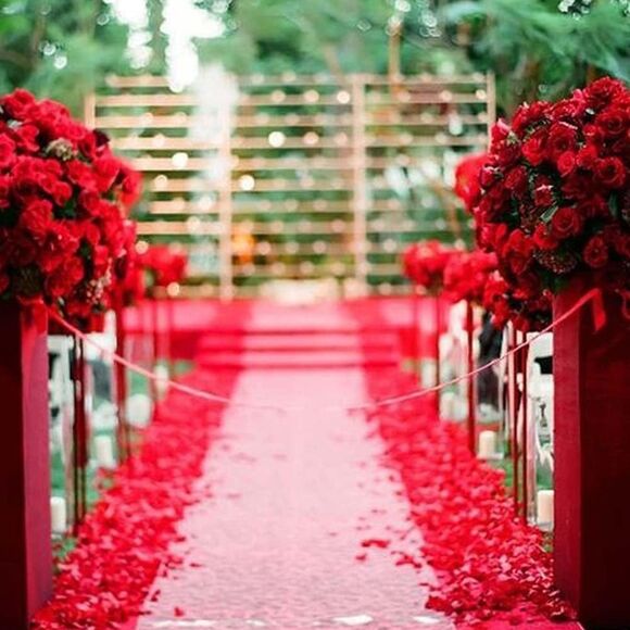 NEW-4 white wicker Baskets with 2 large bags of silk Red Rose Petals -Weddings - Picture 6 of 9